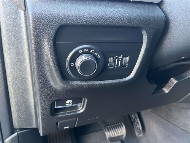 2023 Jeep Grand Cherokee Laredo 4x4