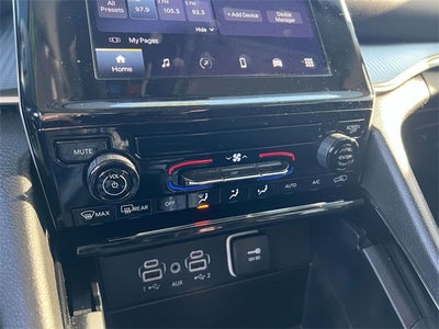 2023 Jeep Grand Cherokee Laredo 4x4