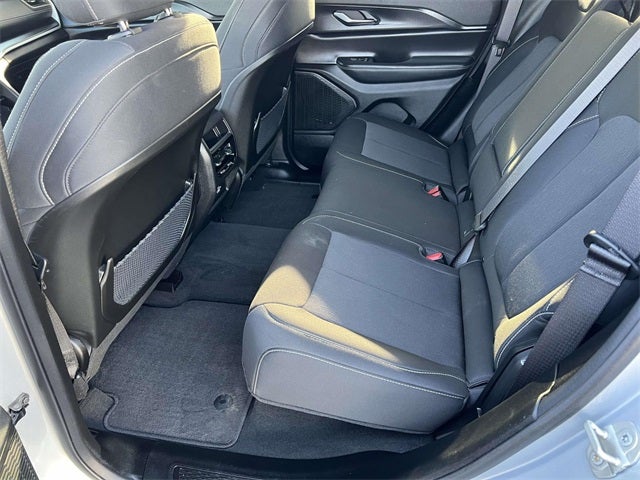 2023 Jeep Grand Cherokee Laredo 4x4