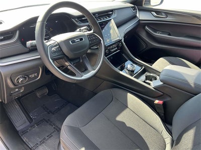 2025 Jeep Grand Cherokee GRAND CHEROKEE LAREDO X 4X4