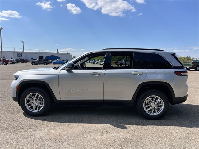 2025 Jeep Grand Cherokee GRAND CHEROKEE LAREDO X 4X4