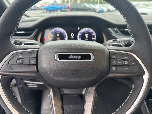 2027 Jeep Grand Cherokee Laredo Altitude