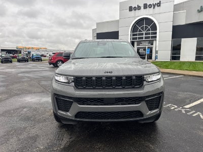 2027 Jeep Grand Cherokee Laredo Altitude