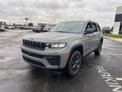 2027 Jeep Grand Cherokee Laredo Altitude