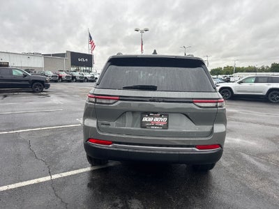 2027 Jeep Grand Cherokee Laredo Altitude