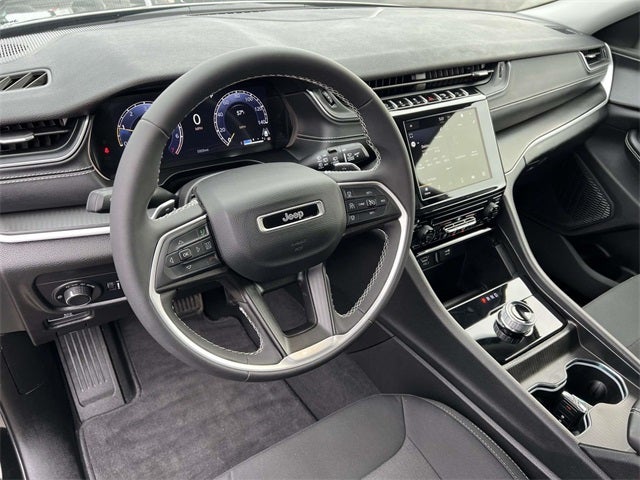 2024 Jeep Grand Cherokee L Laredo 4x4