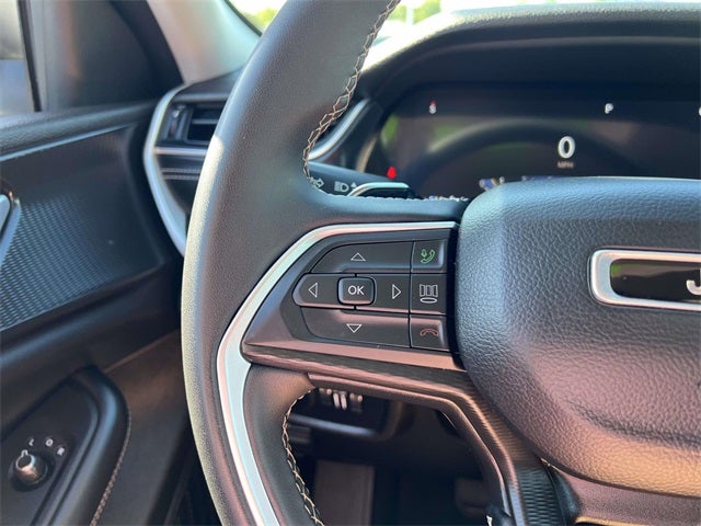 2023 Jeep Grand Cherokee L Laredo 4x4