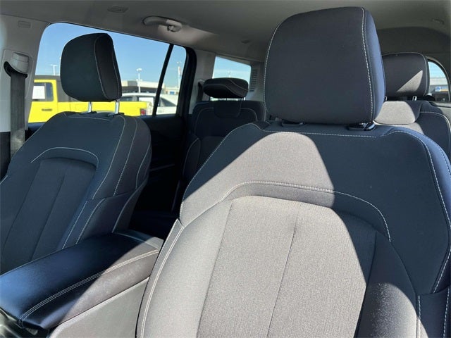 2023 Jeep Grand Cherokee L Laredo 4x4