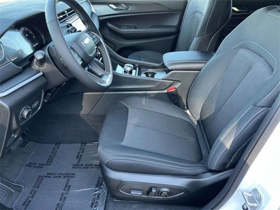 2025 Jeep Grand Cherokee GRAND CHEROKEE L LAREDO 4X4