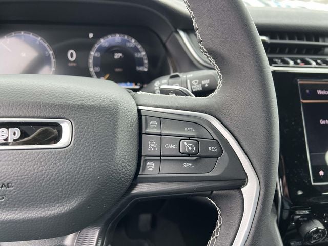 2025 Jeep Grand Cherokee GRAND CHEROKEE L LAREDO 4X4