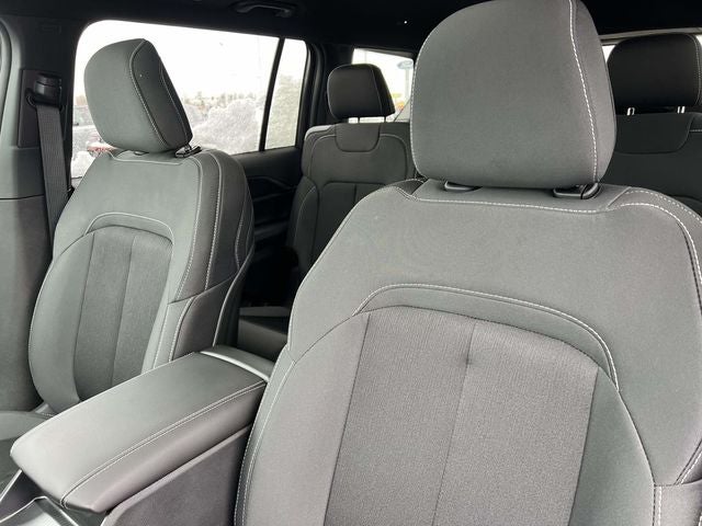 2026 Jeep Grand Cherokee GRAND CHEROKEE L LAREDO X 4X4