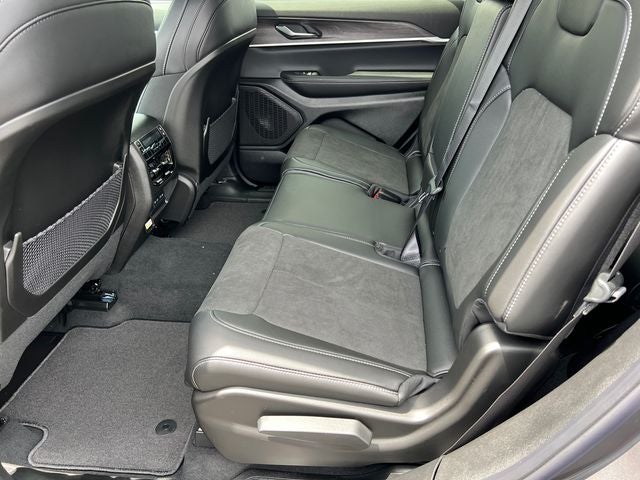 2026 Jeep Grand Cherokee Altitude