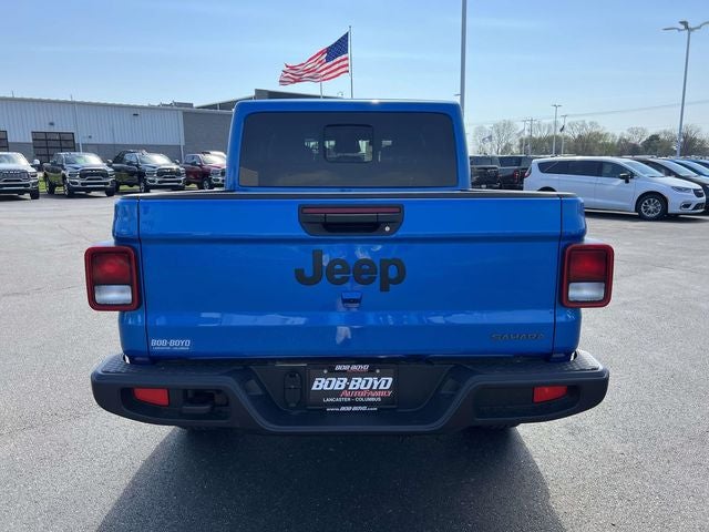 2026 Jeep Gladiator GLADIATOR SAHARA 4X4