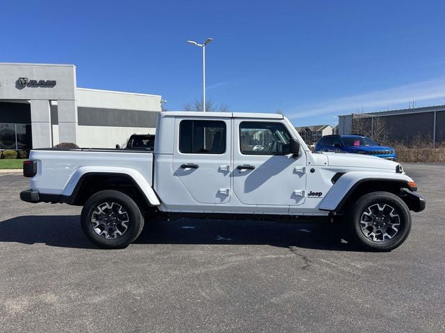 2026 Jeep Gladiator GLADIATOR SAHARA 4X4