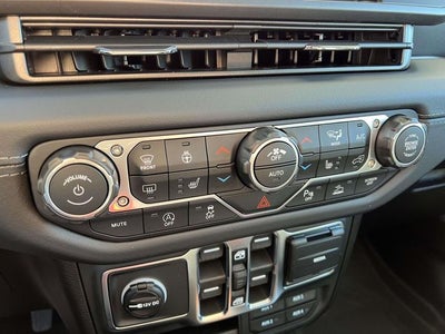 2026 Jeep Gladiator GLADIATOR SAHARA 4X4