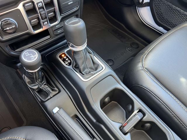 2026 Jeep Gladiator GLADIATOR SAHARA 4X4