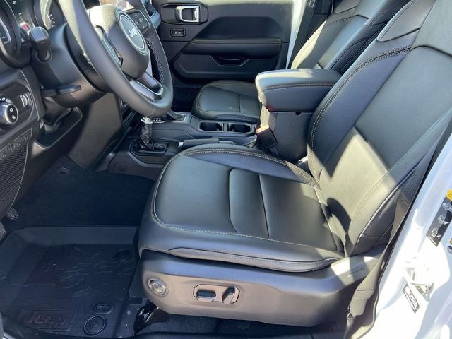 2026 Jeep Gladiator GLADIATOR SAHARA 4X4