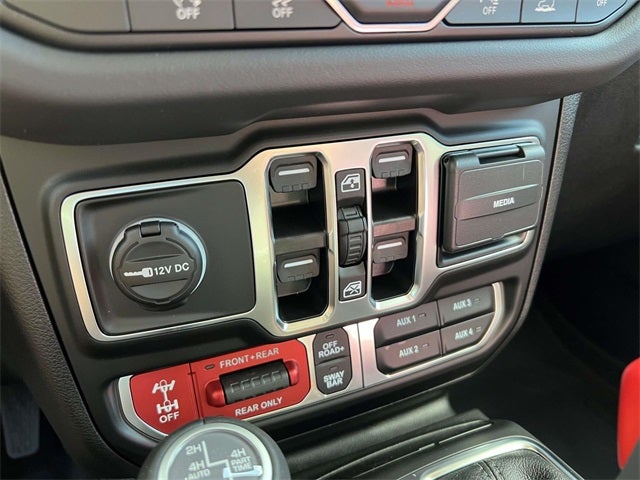 2025 Jeep Gladiator GLADIATOR RUBICON X 4X4