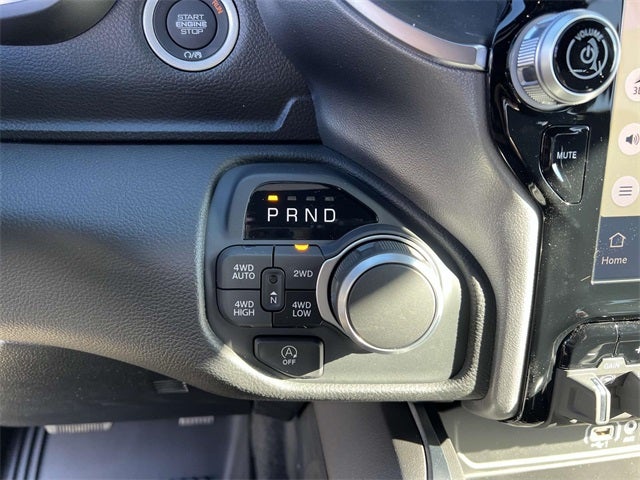 2025 RAM Ram 1500 RAM 1500 BIG HORN CREW CAB 4X4 5'7' BOX