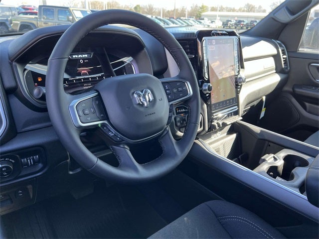 2025 RAM Ram 1500 RAM 1500 BIG HORN CREW CAB 4X4 5'7' BOX