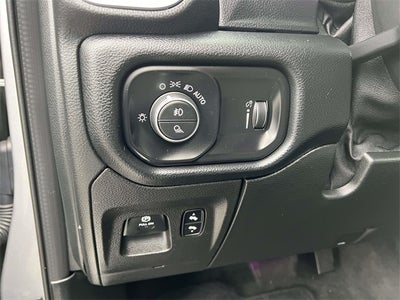 2020 RAM 1500 Big Horn Crew Cab 4x4 5'7' Box