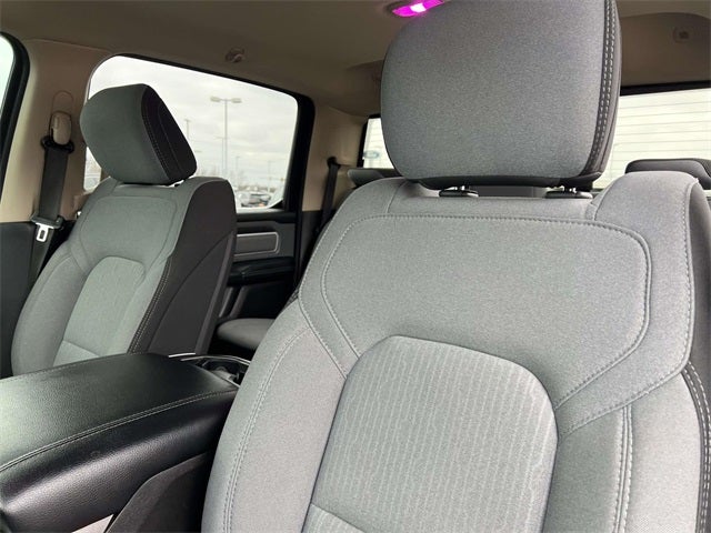 2020 RAM 1500 Big Horn Crew Cab 4x4 5'7' Box