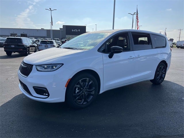 2026 Chrysler Pacifica PACIFICA SELECT