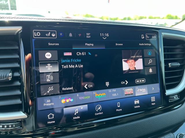 2025 Chrysler Pacifica Select