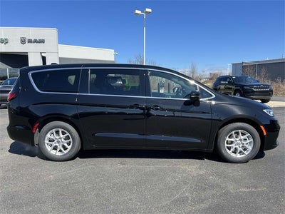 2025 Chrysler Pacifica PACIFICA SELECT