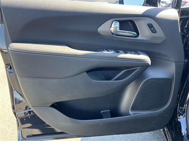 2025 Chrysler Pacifica PACIFICA SELECT