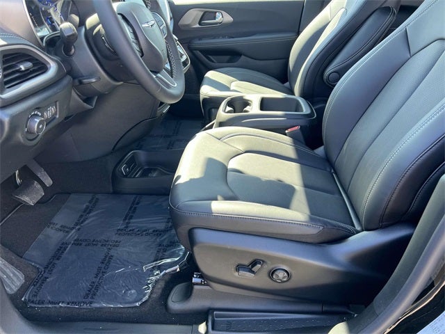 2025 Chrysler Pacifica PACIFICA SELECT
