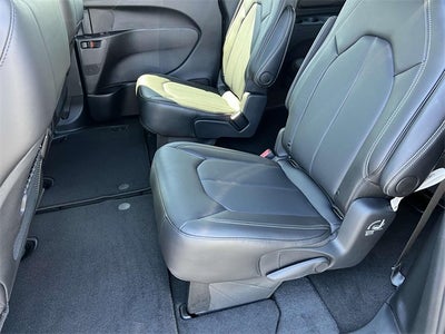 2025 Chrysler Pacifica PACIFICA SELECT