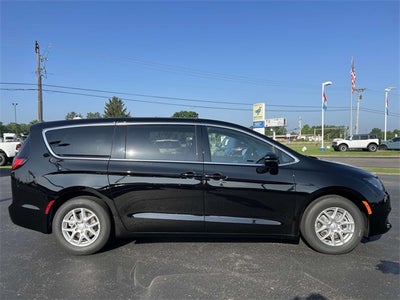 2025 Chrysler Voyager VOYAGER LX