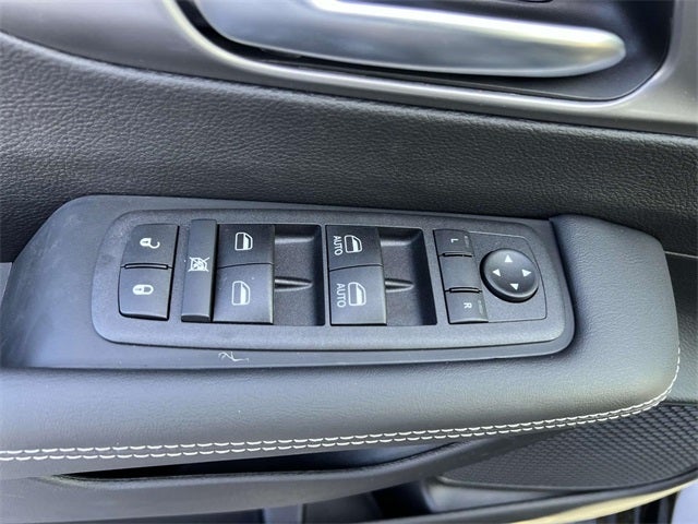 2025 Chrysler Voyager VOYAGER LX