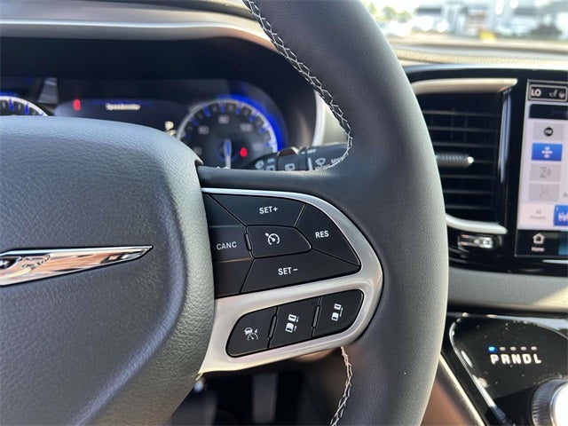 2025 Chrysler Voyager VOYAGER LX