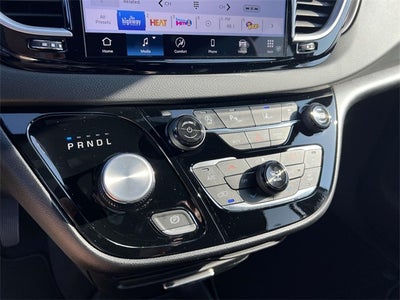 2025 Chrysler Voyager VOYAGER LX