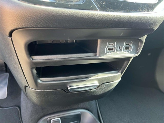 2025 Chrysler Voyager VOYAGER LX