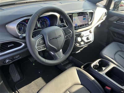 2025 Chrysler Voyager VOYAGER LX