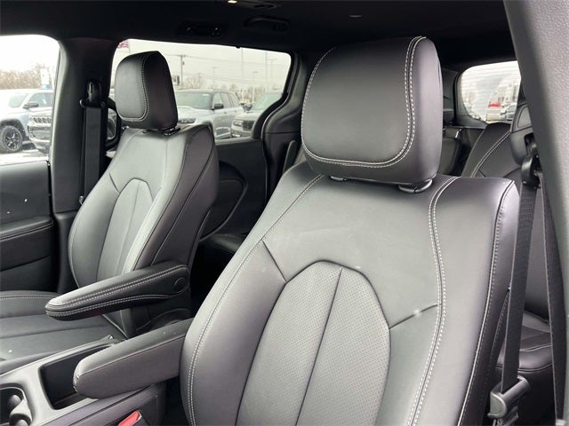 2026 Chrysler Voyager VOYAGER LX