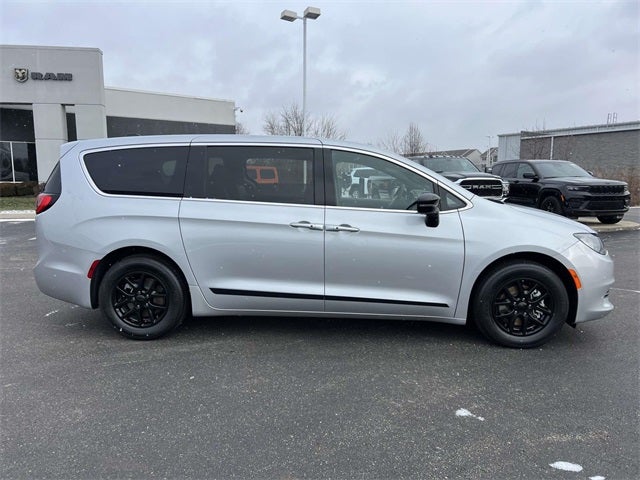 2026 Chrysler Voyager VOYAGER LX