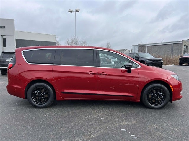 2026 Chrysler Voyager VOYAGER LX