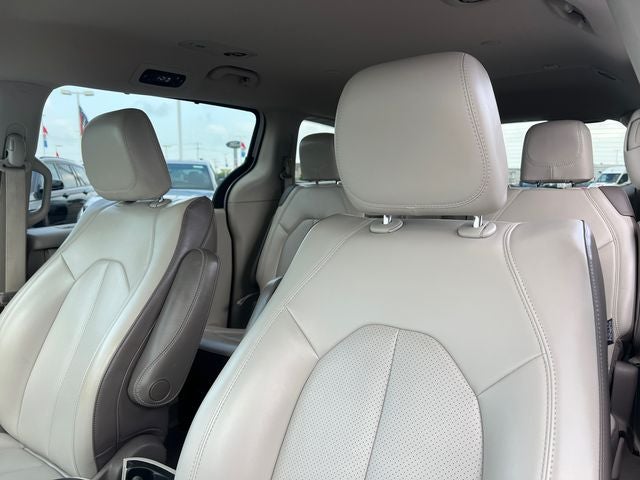 2021 Chrysler Voyager LXI