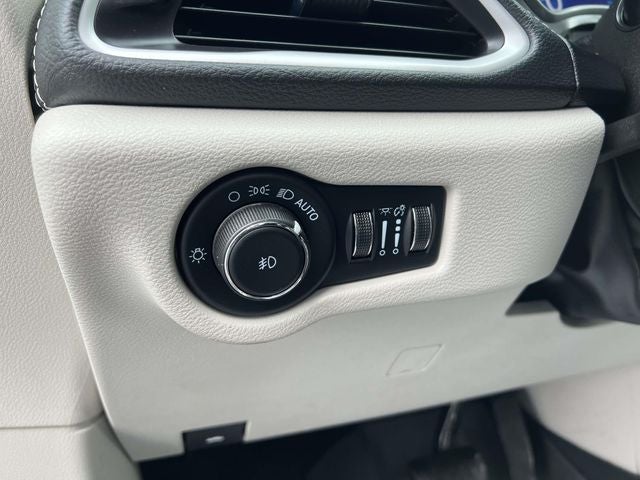 2022 Chrysler Pacifica Hybrid Touring L