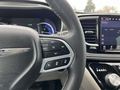 2022 Chrysler Pacifica Hybrid Touring L