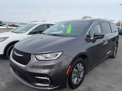 2022 Chrysler Pacifica Hybrid Touring L