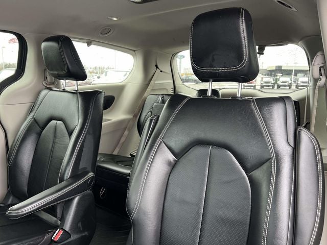 2022 Chrysler Pacifica Hybrid Touring L