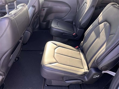 2026 Chrysler Pacifica PACIFICA SELECT AWD