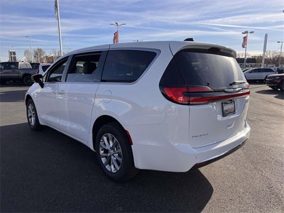 2026 Chrysler Pacifica PACIFICA SELECT AWD