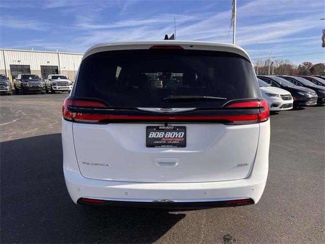 2026 Chrysler Pacifica PACIFICA SELECT AWD