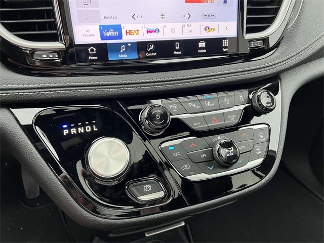 2025 Chrysler Pacifica PACIFICA SELECT AWD